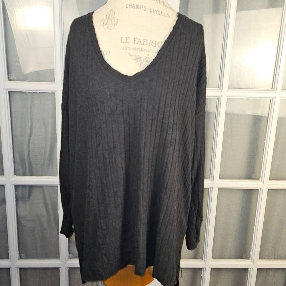 NWT Urban Outfitters Womens Out From Under Black V Neck Sweater Top Medium